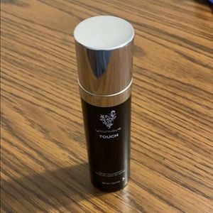 Younique foundation spray